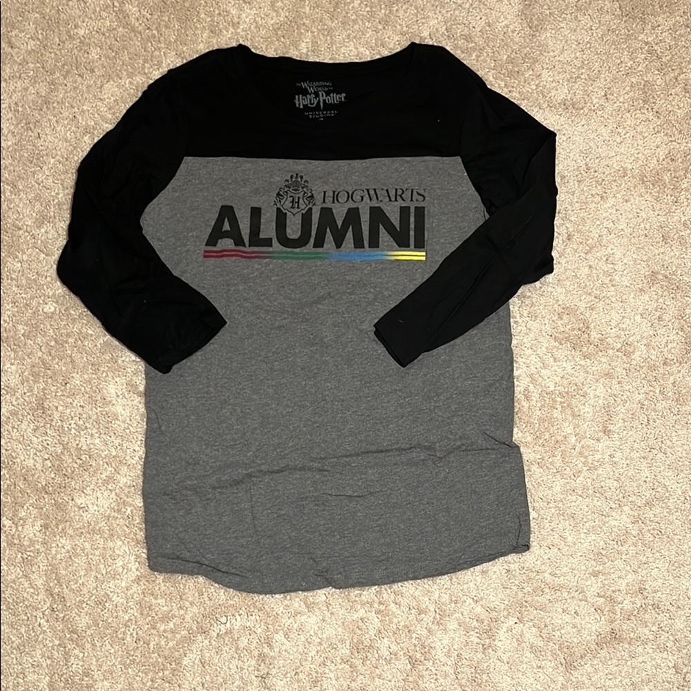 Warner Bros. Hogwarts Alumni Shirt Size S